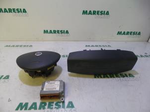 Gebruikte Airbag Set + Module Fiat Doblo (223A/119) 1.6 16V Prijs € 210,00 Margeregeling aangeboden door Maresia Parts