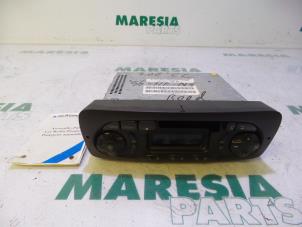 Gebruikte Radio Peugeot 206 (2A/C/H/J/S) 1.4 XR,XS,XT,Gentry Prijs € 40,00 Margeregeling aangeboden door Maresia Parts