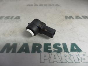 Gebruikte PDC Sensor Fiat Bravo (198A) 1.4 MultiAir 16V Prijs € 30,00 Margeregeling aangeboden door Maresia Parts