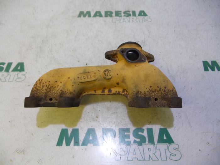 Gebruikte Uitlaatspruitstuk Citroen Xsara (N1) 1.9D Prijs € 50,00 Margeregeling aangeboden door Maresia Parts