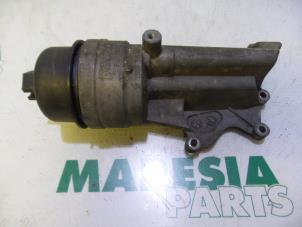 Gebruikte Oliefilterhouder Peugeot 207 SW (WE/WU) 1.4 16V Vti Prijs € 40,00 Margeregeling aangeboden door Maresia Parts