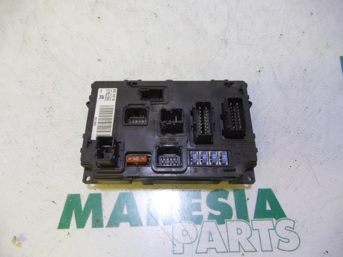 Gebruikte Computer Diversen Peugeot 407 (6D) 1.6 HDi 16V Prijs € 80,00 Margeregeling aangeboden door Maresia Parts