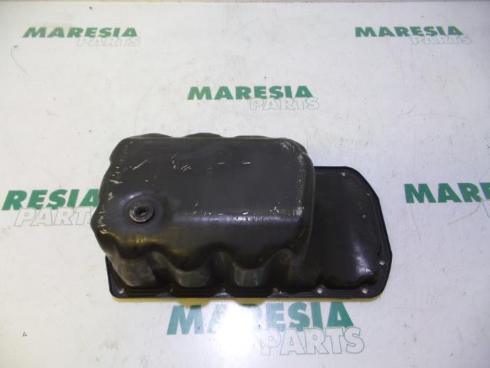 Gebruikte Carterpan Peugeot 207 SW (WE/WU) 1.4 16V Vti Prijs € 24,99 Margeregeling aangeboden door Maresia Parts