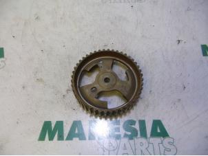 Gebruikte Nokkenas Tandwiel Peugeot Expert (G9) 1.6 HDi 90 Prijs € 20,00 Margeregeling aangeboden door Maresia Parts