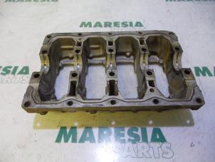 Gebruikte Carterpan Fiat Stilo (192A/B) 1.2 16V 3-Drs. Prijs € 25,00 Margeregeling aangeboden door Maresia Parts