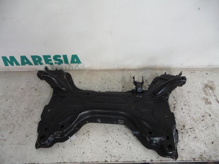 Gebruikte Subframe Peugeot 3008 I (0U/HU) 1.6 VTI 16V Prijs € 50,00 Margeregeling aangeboden door Maresia Parts