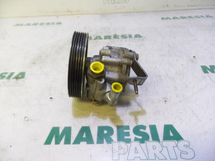 Gebruikte Pomp Servo Citroen C5 I Berline (DC) 2.0 16V Prijs € 50,00 Margeregeling aangeboden door Maresia Parts