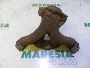 Gebruikte Uitlaatspruitstuk Renault Twingo (C06) 1.2 16V Prijs € 29,99 Margeregeling aangeboden door Maresia Parts