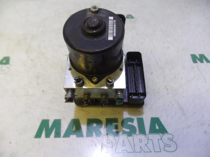 Gebruikte ABS Pomp Citroen C5 II Break (RE) 1.6 HDiF 16V Prijs € 210,00 Margeregeling aangeboden door Maresia Parts