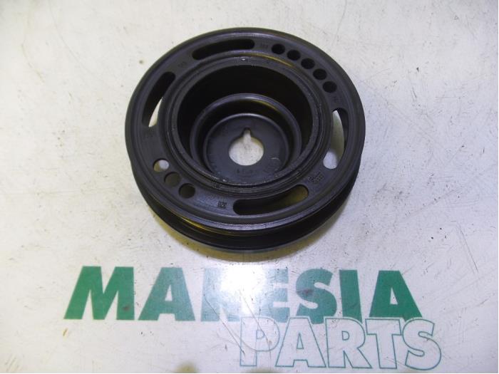 Gebruikte Poelie Krukas Fiat Stilo MW (192C) 1.6 16V Prijs € 35,00 Margeregeling aangeboden door Maresia Parts