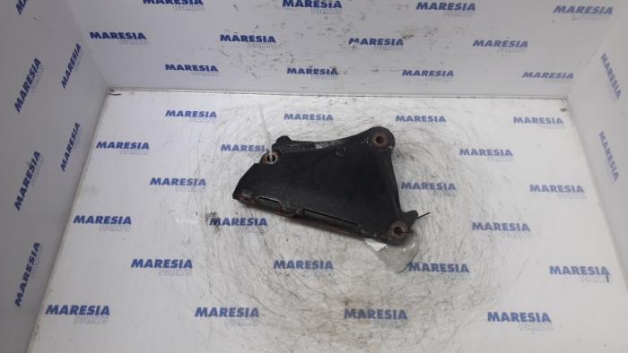 Gebruikte Motorrubber Fiat Stilo MW (192C) 1.6 16V Prijs € 25,00 Margeregeling aangeboden door Maresia Parts