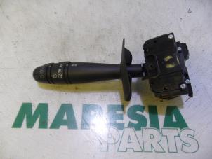 Gebruikte Pinker Schakelaar Renault Scénic I (JA) 2.0 16V Prijs € 20,00 Margeregeling aangeboden door Maresia Parts