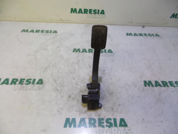 Gebruikte Sensor Gaspedaalpositie Peugeot 308 (L3/L8/LB/LH/LP) 1.6 16V THP Prijs € 17,50 Margeregeling aangeboden door Maresia Parts