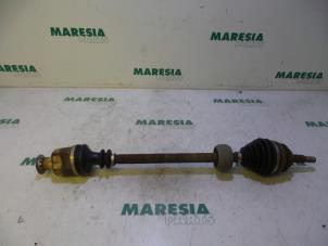 Gebruikte Steekas rechts-voor Renault Scénic I (JA) 2.0 16V Prijs € 35,00 Margeregeling aangeboden door Maresia Parts