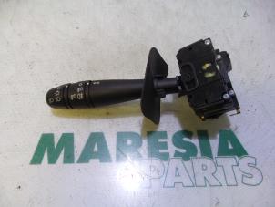 Gebruikte Pinker Schakelaar Renault Scénic I (JA) 2.0 16V Prijs € 20,00 Margeregeling aangeboden door Maresia Parts