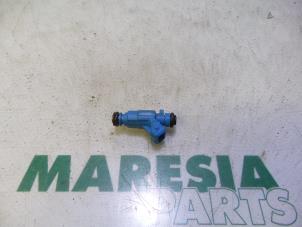 Gebruikte Injector (benzine injectie) Fiat Stilo (192A/B) 1.2 16V 3-Drs. Prijs € 25,00 Margeregeling aangeboden door Maresia Parts