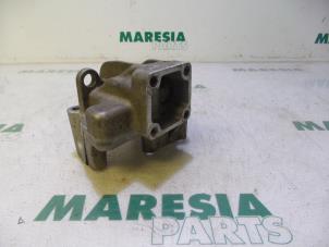 Gebruikte Motorsteun Fiat Stilo (192A/B) 1.2 16V 3-Drs. Prijs € 20,00 Margeregeling aangeboden door Maresia Parts