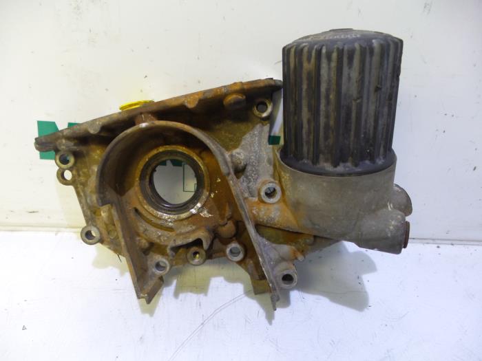 Gebruikte Oliepomp Renault Twingo (C06) 1.2 16V Prijs € 65,00 Margeregeling aangeboden door Maresia Parts