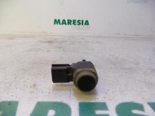 Gebruikte Sensor PDC Renault Scénic III (JZ) 1.4 16V TCe 130 Prijs € 19,50 Margeregeling aangeboden door Maresia Parts
