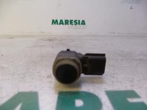 Gebruikte Sensor PDC Renault Scénic III (JZ) 1.4 16V TCe 130 Prijs € 19,50 Margeregeling aangeboden door Maresia Parts