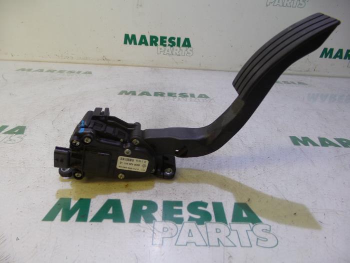 Gebruikte Sensor Gaspedaalpositie Renault Twingo II (CN) 1.2 Prijs € 19,95 Margeregeling aangeboden door Maresia Parts