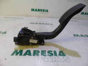 Gebruikte Gaspedaalpositie Sensor Renault Twingo II (CN) 1.2 Prijs € 19,95 Margeregeling aangeboden door Maresia Parts