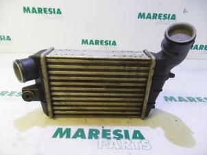 Gebruikte Intercooler Alfa Romeo 147 (937) 1.9 JTDM 16V Prijs € 50,00 Margeregeling aangeboden door Maresia Parts