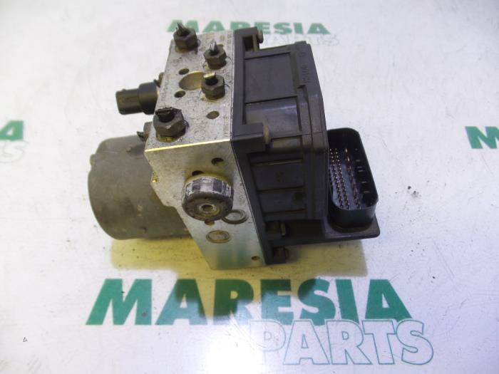 Gebruikte ABS Pomp Alfa Romeo 147 (937) 1.9 JTDM 16V Prijs € 49,95 Margeregeling aangeboden door Maresia Parts