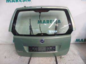 Gebruikte Achterklep Fiat Idea (350AX) 1.4 16V Prijs € 105,00 Margeregeling aangeboden door Maresia Parts