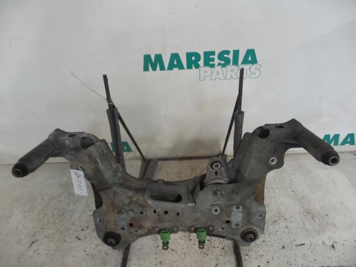 Gebruikte Subframe Renault Megane III Grandtour (KZ) 1.5 dCi 110 Prijs € 79,00 Margeregeling aangeboden door Maresia Parts