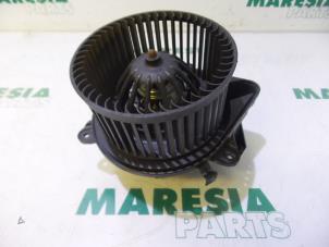 Gebruikte Kachel Ventilatiemotor Fiat Idea (350AX) 1.4 16V Prijs € 30,00 Margeregeling aangeboden door Maresia Parts