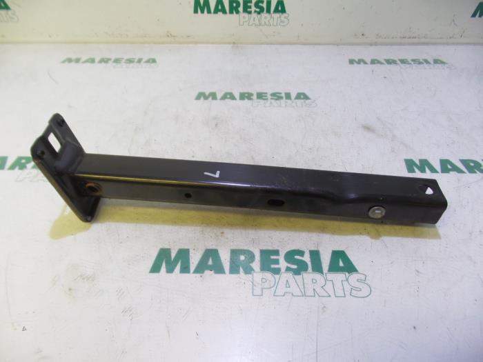 Gebruikte Subframe Peugeot 207 SW (WE/WU) 1.4 16V Vti Prijs € 20,00 Margeregeling aangeboden door Maresia Parts