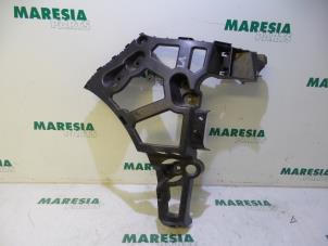 Gebruikte Bumperframe achter Renault Megane III Berline (BZ) 1.5 dCi 110 Prijs € 25,00 Margeregeling aangeboden door Maresia Parts