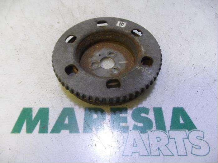 Gebruikte Poelie Krukas Fiat Stilo (192A/B) 1.2 16V 3-Drs. Prijs € 25,00 Margeregeling aangeboden door Maresia Parts