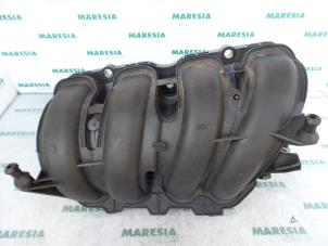 Gebruikte Inlaatspruitstuk Peugeot 207/207+ (WA/WC/WM) 1.4 16V VTi Prijs € 49,99 Margeregeling aangeboden door Maresia Parts
