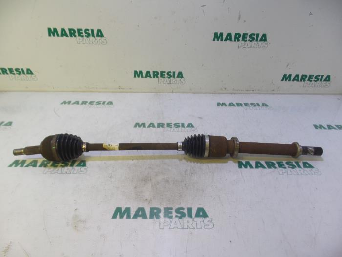 RENAULT Clio 3 generation (2005-2012) Front Right Driveshaft 8200378880 19502164