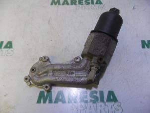Gebruikte Oliefilterhouder Citroen C3 (FC/FL/FT) 1.4 Prijs € 35,00 Margeregeling aangeboden door Maresia Parts