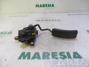 Gebruikte Gaspedaalpositie Sensor Renault Clio III (BR/CR) 1.4 16V Prijs € 29,95 Margeregeling aangeboden door Maresia Parts