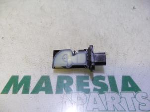 Gebruikte Luchthoeveelheidsmeter Renault Espace (RFCJ) 1.6 Tce 200 EDC Prijs € 85,00 Margeregeling aangeboden door Maresia Parts