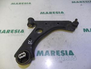 Gebruikte Draagarm onder rechts-voor Fiat Fiorino (225) 1.3 JTD 16V Multijet Prijs € 25,00 Margeregeling aangeboden door Maresia Parts