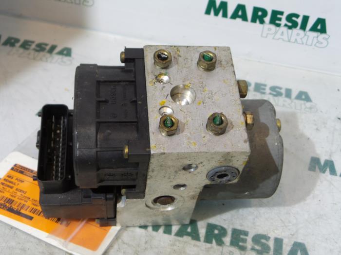 Gebruikte ABS Pomp Renault Scénic I (JA) 1.6 16V Prijs € 50,00 Margeregeling aangeboden door Maresia Parts