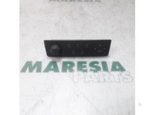 Gebruikte Navigatie Systeem Renault Espace (JK) 3.0 dCi V6 24V Grand Espace Prijs € 40,00 Margeregeling aangeboden door Maresia Parts