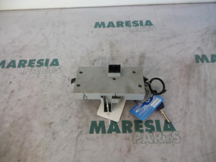 Gebruikte Computer Diversen Fiat Punto II (188) 1.2 60 S 3-Drs. Prijs € 105,00 Margeregeling aangeboden door Maresia Parts