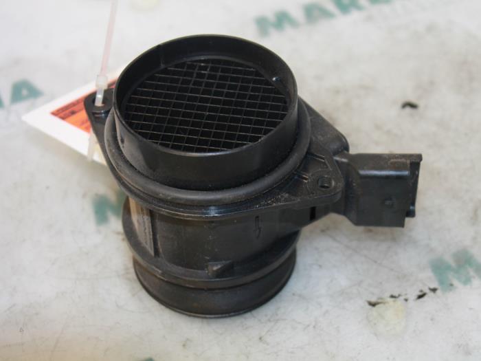 Gebruikte Luchthoeveelheidsmeter Fiat Scudo (220Z) 2.0 JTD 16V Prijs € 42,35 Inclusief btw aangeboden door Maresia Parts