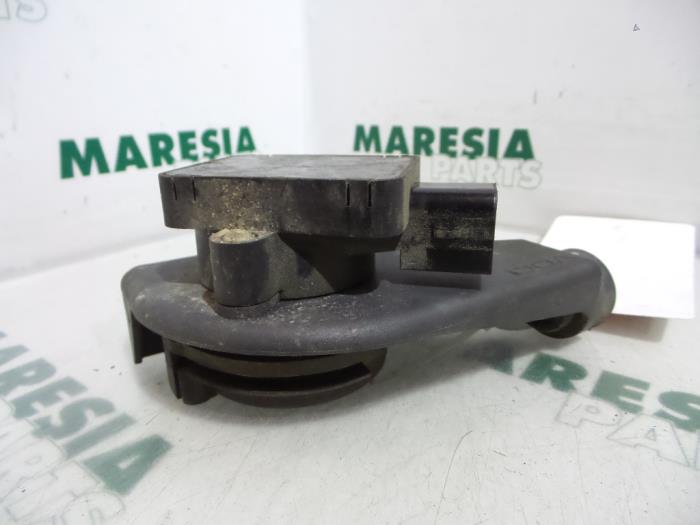 Gebruikte Gaspedaalpositie Sensor Fiat Scudo (220Z) 2.0 JTD 16V Prijs € 42,35 Inclusief btw aangeboden door Maresia Parts