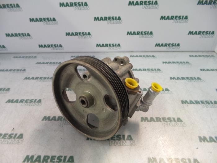 Gebruikte Servopomp Fiat Scudo (220Z) 2.0 JTD 16V Prijs € 90,75 Inclusief btw aangeboden door Maresia Parts