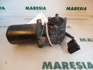 Gebruikte Ruitenwissermotor voor Fiat Scudo (220Z) 2.0 JTD 16V Prijs € 42,35 Inclusief btw aangeboden door Maresia Parts