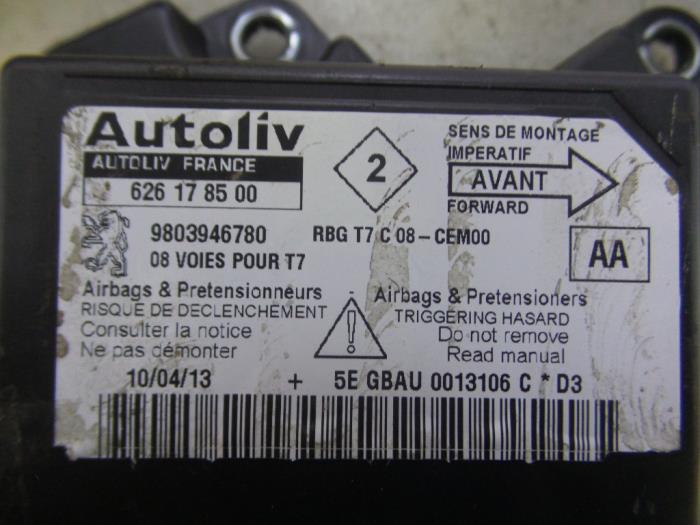Airbag Set+Module van een Peugeot 308 SW (4E/H) 1.6 HDiF 16V 2013