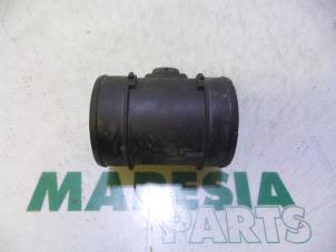 Gebruikte Luchthoeveelheidsmeter Alfa Romeo MiTo (955) 1.3 JTDm 16V Prijs € 25,00 Margeregeling aangeboden door Maresia Parts