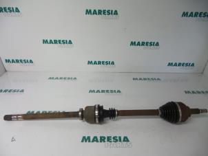 Gebruikte Steekas rechts-voor Renault Espace (JK) 2.2 dCi 150 16V Grand Espace Prijs € 75,00 Margeregeling aangeboden door Maresia Parts